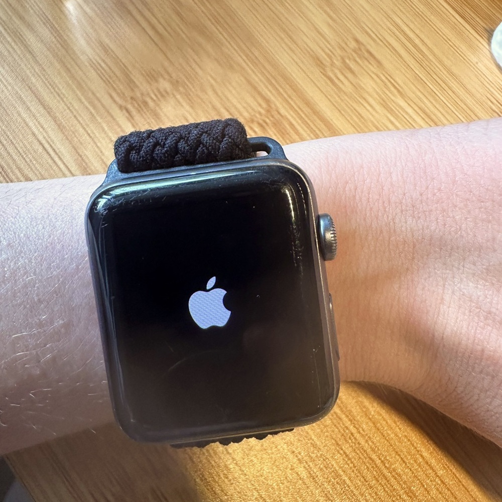 Apple Watch Series 3 42mm Space Grey